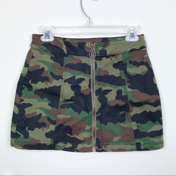 Forever 21 Dresses & Skirts - Camo mini skirt!